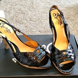 Seychelles. Sling back heels.